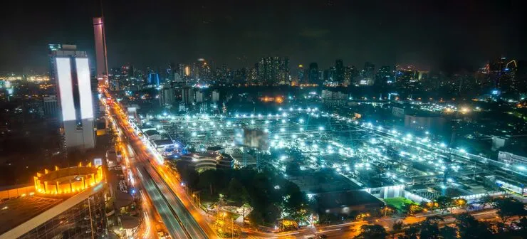 panoramic-view-cityscape-construction-site-metropolis_31965-18122
